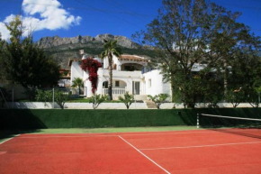 Villa with tennis court